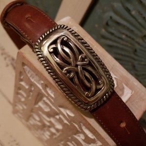 TALBOTS BROWN LEATHER BELT W/SILVER BUCKLE